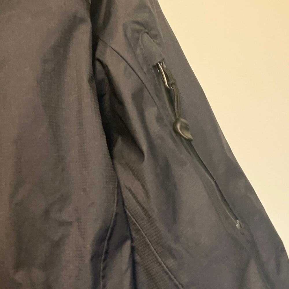 L.L. Bean Black Waterproof Hooded Rain Jacket - Picture 4 of 6